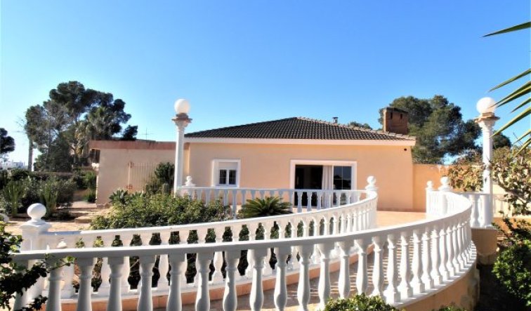 Resale - Villa - Orihuela Costa