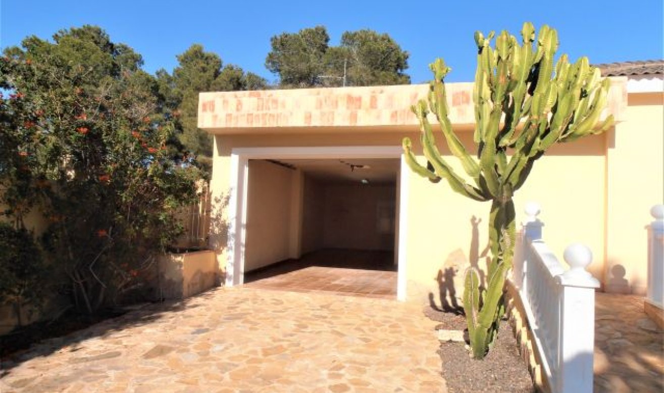 Resale - Villa - Orihuela Costa