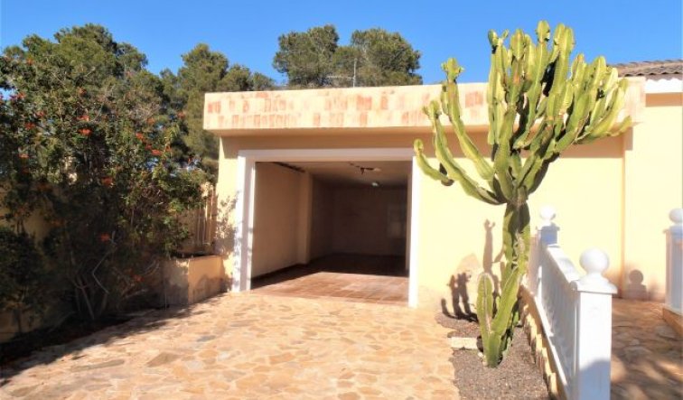 Resale - Villa - Orihuela Costa