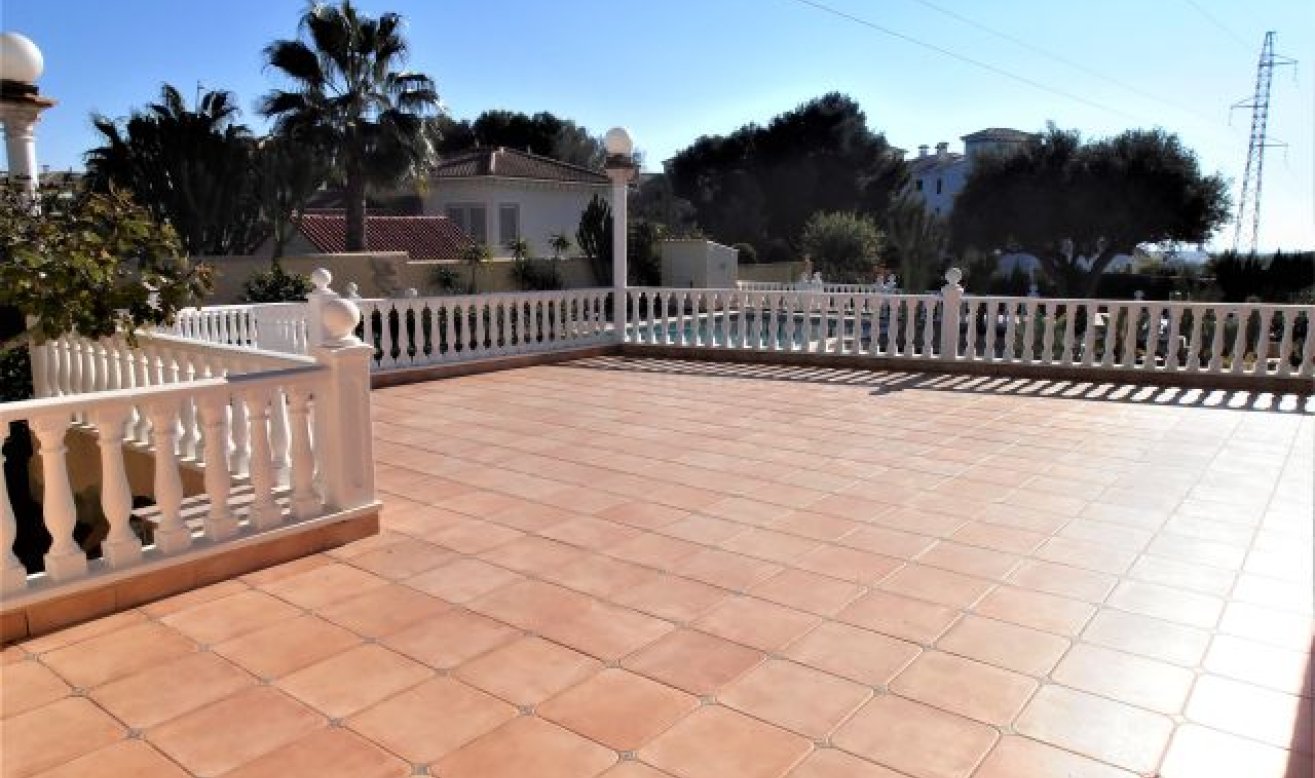 Resale - Villa - Orihuela Costa