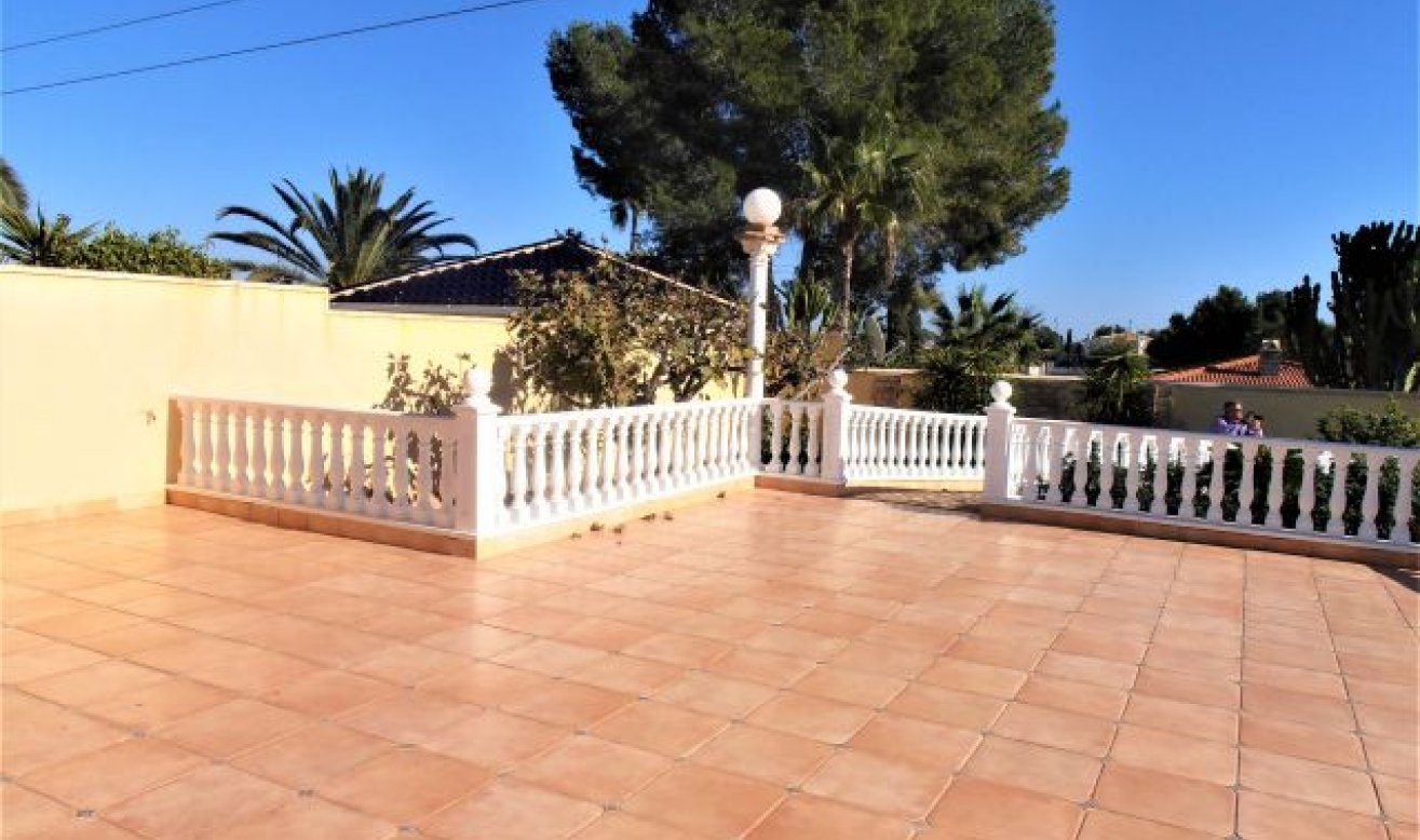 Resale - Villa - Orihuela Costa