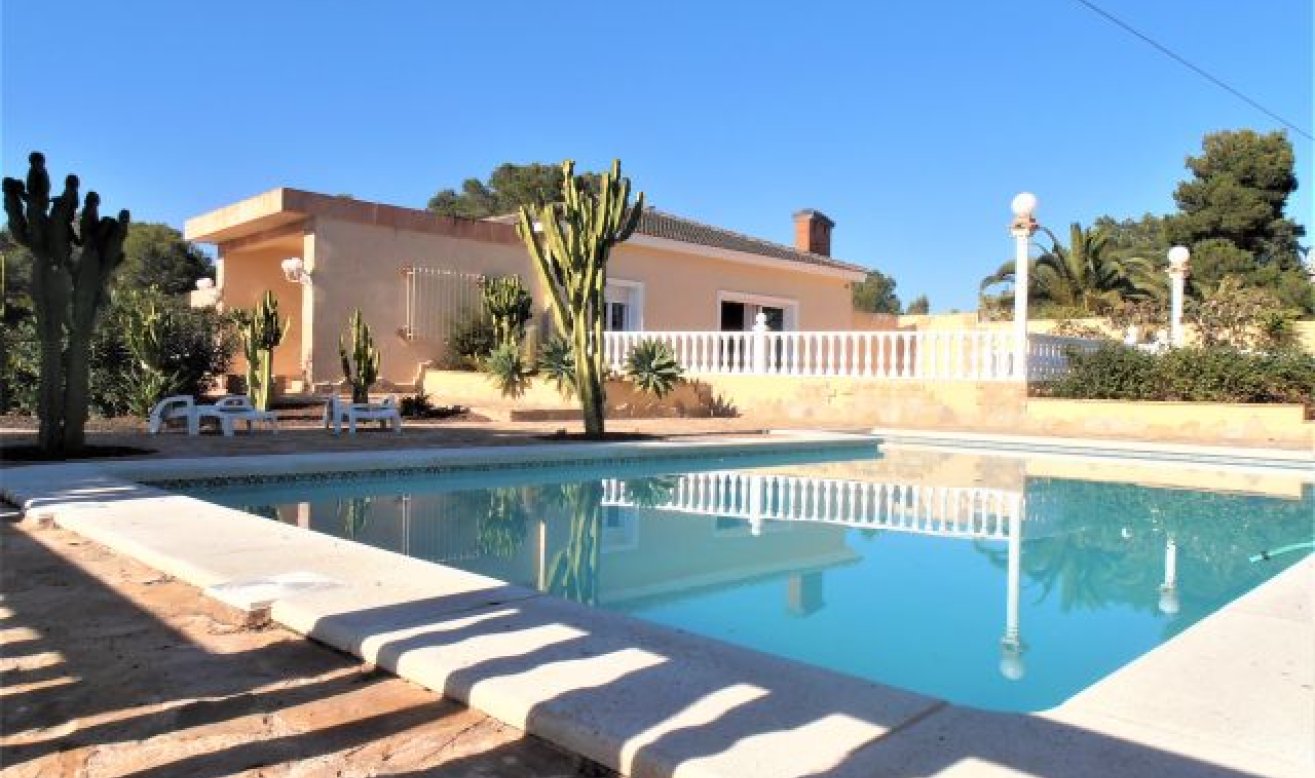 Resale - Villa - Orihuela Costa