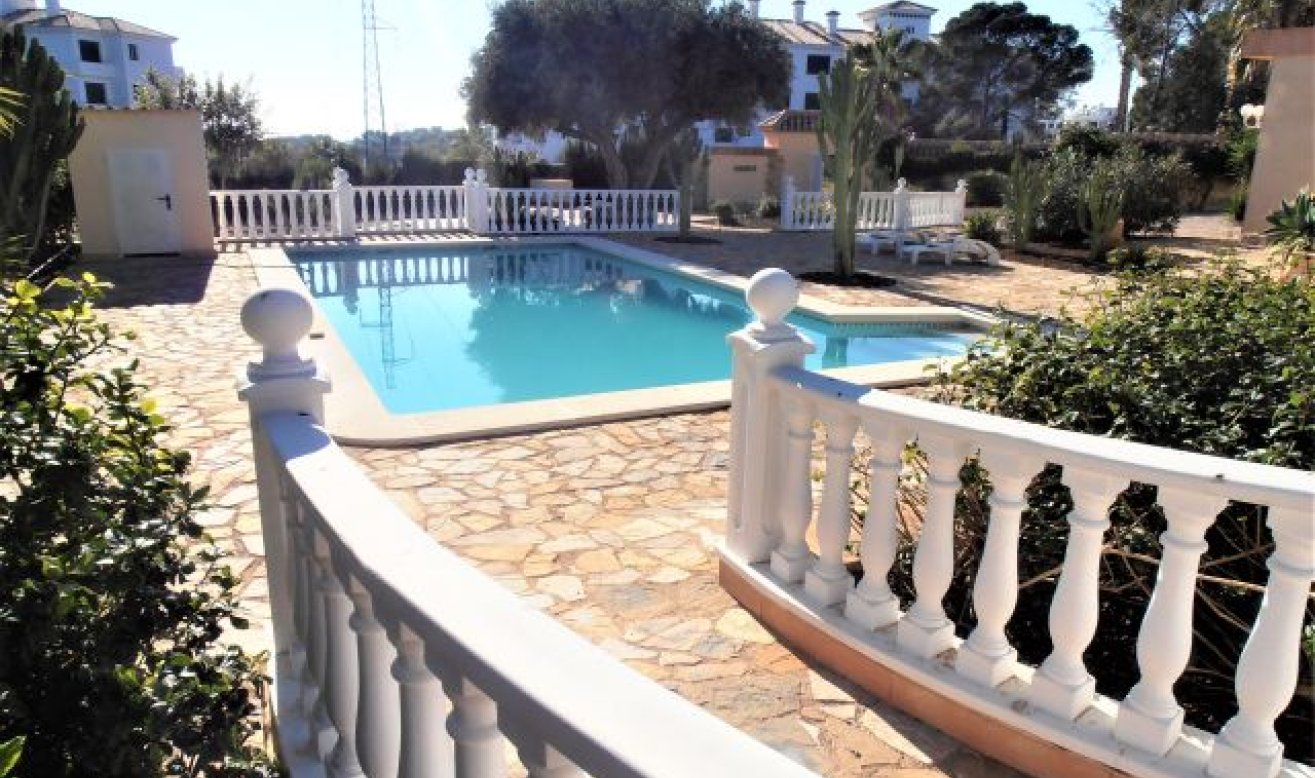 Resale - Villa - Orihuela Costa