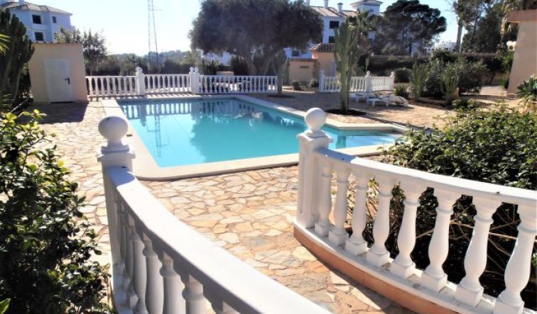 Resale - Villa - Orihuela Costa