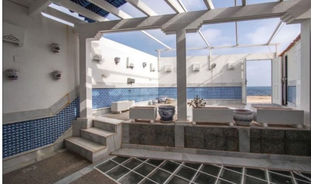 Resale - Villa - Alicante