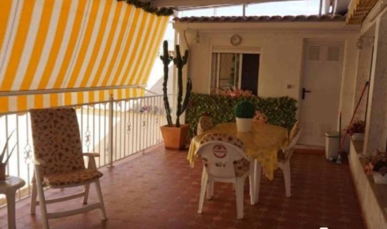 Resale - Villa - Novelda