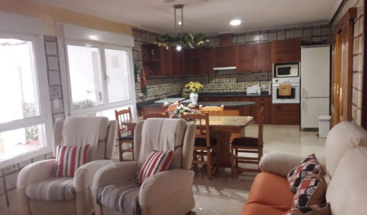 Resale - Villa - Novelda