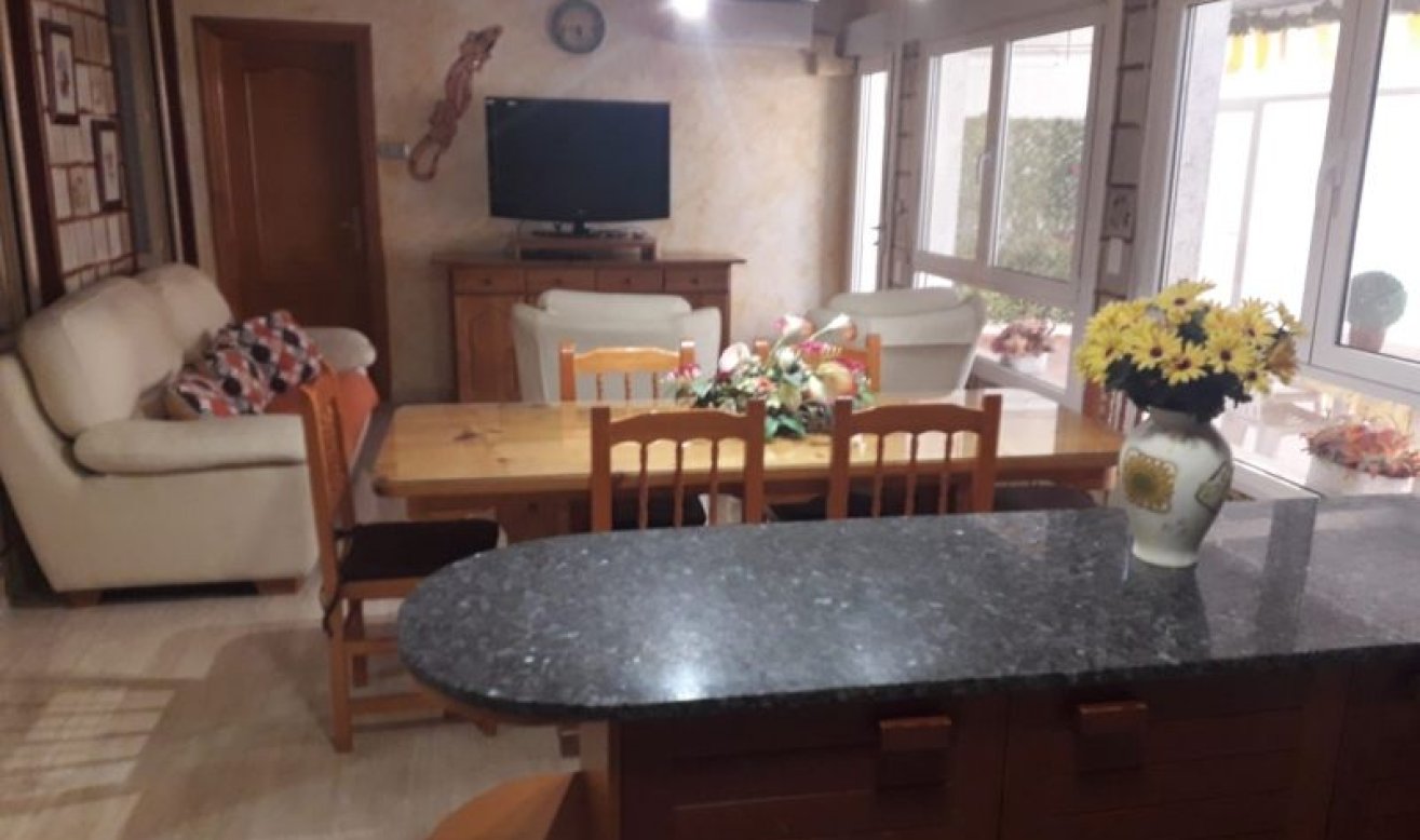 Resale - Villa - Novelda