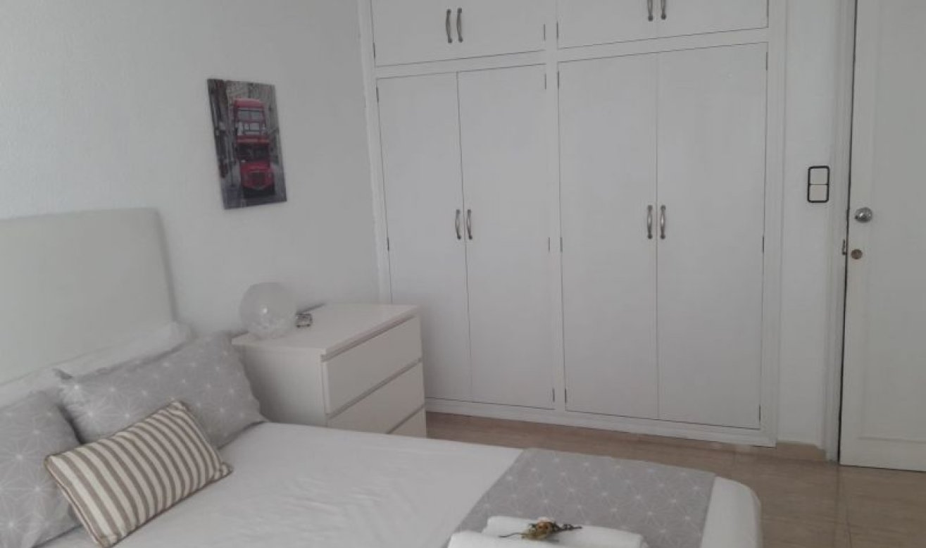 Resale - Villa - Novelda