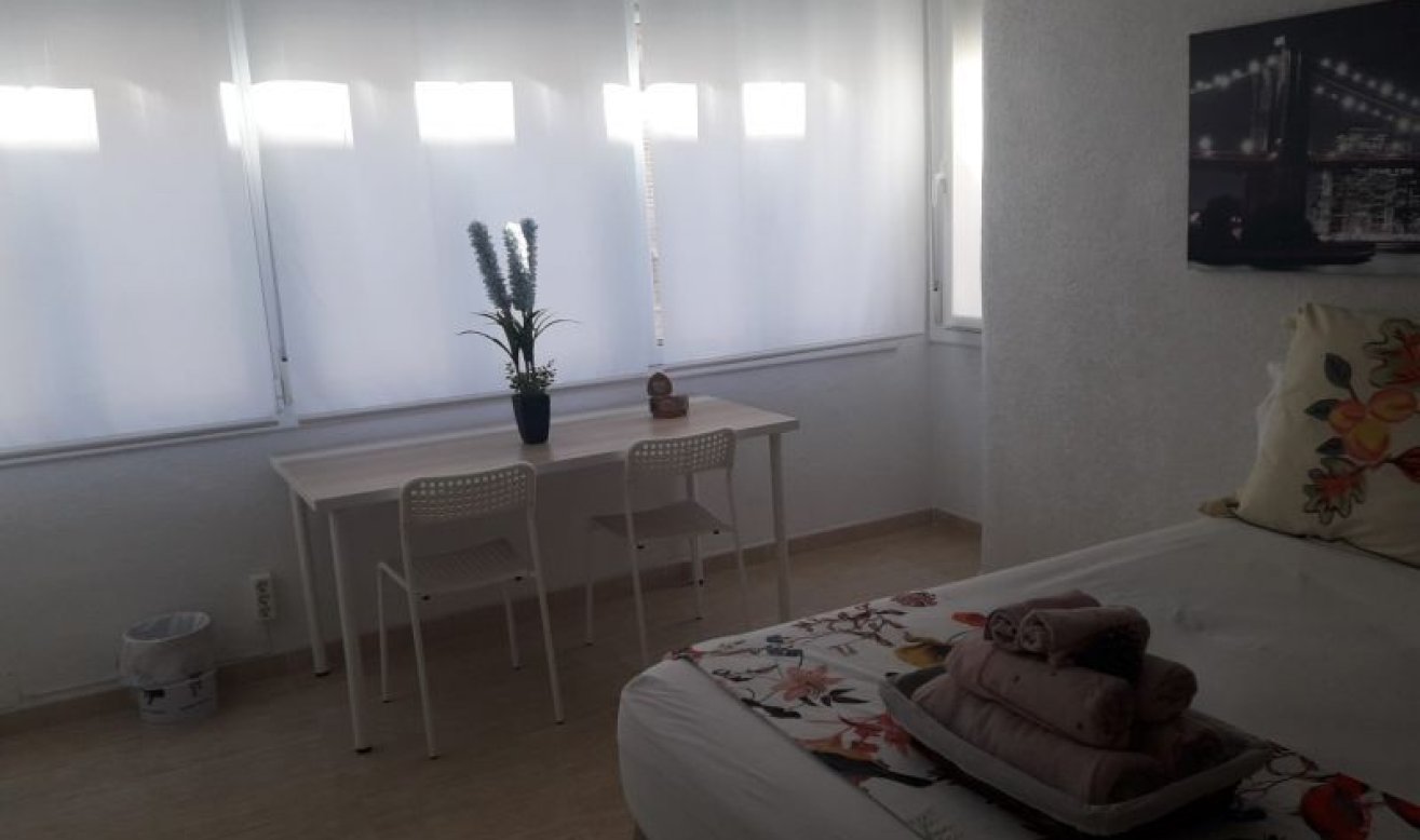 Resale - Villa - Novelda