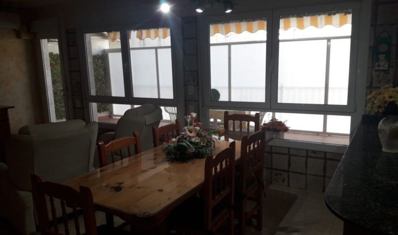 Resale - Villa - Novelda
