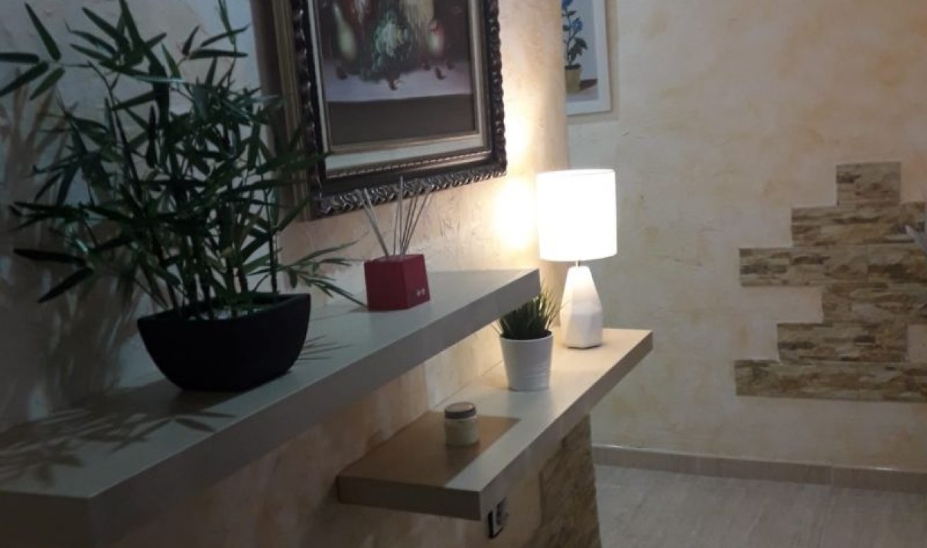 Resale - Villa - Novelda