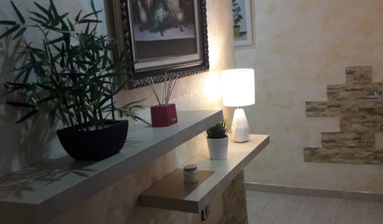 Resale - Villa - Novelda