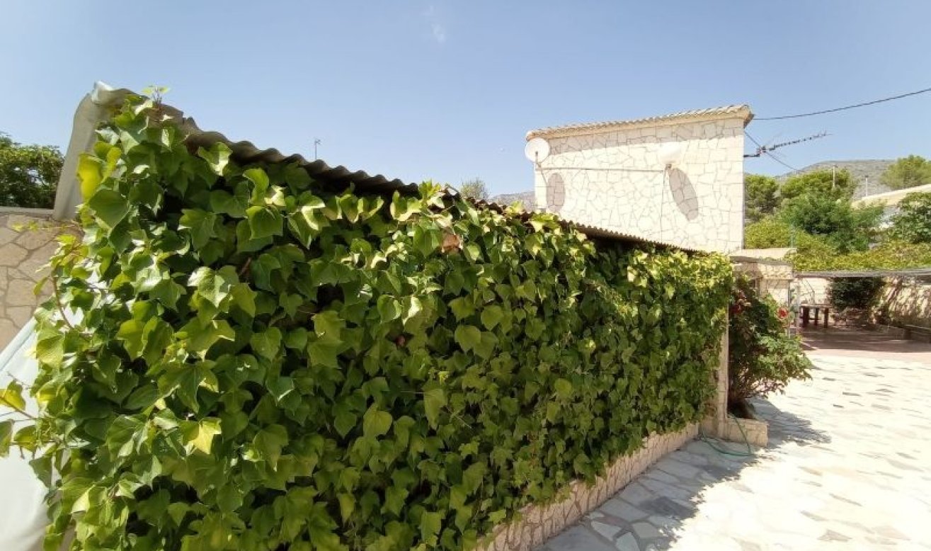 Resale - Villa - Hondón de las Nieves