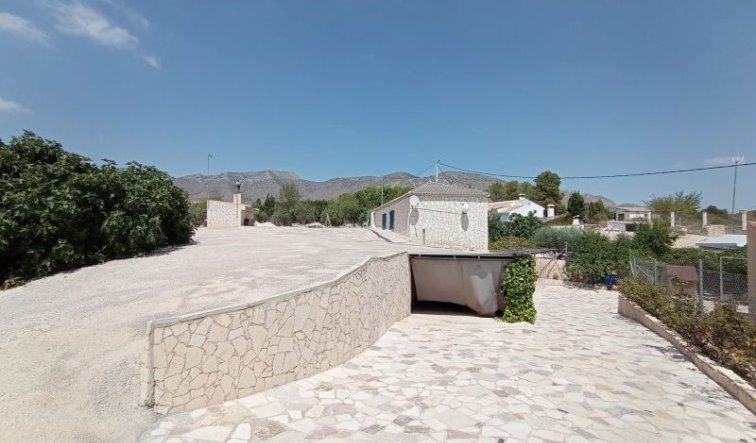 Resale - Villa - Hondón de las Nieves