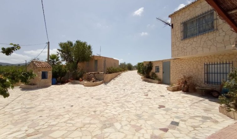 Resale - Villa - Hondón de las Nieves