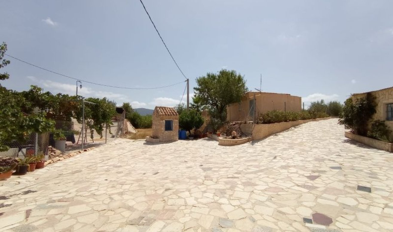 Resale - Villa - Hondón de las Nieves