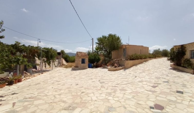 Resale - Villa - Hondón de las Nieves
