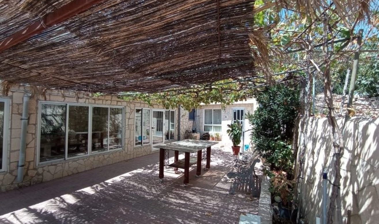 Resale - Villa - Hondón de las Nieves