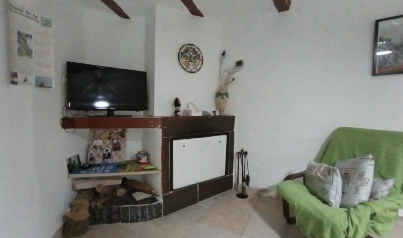 Resale - Villa - Hondón de las Nieves