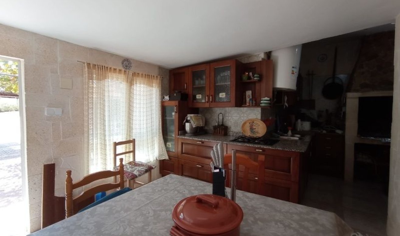 Resale - Villa - Hondón de las Nieves