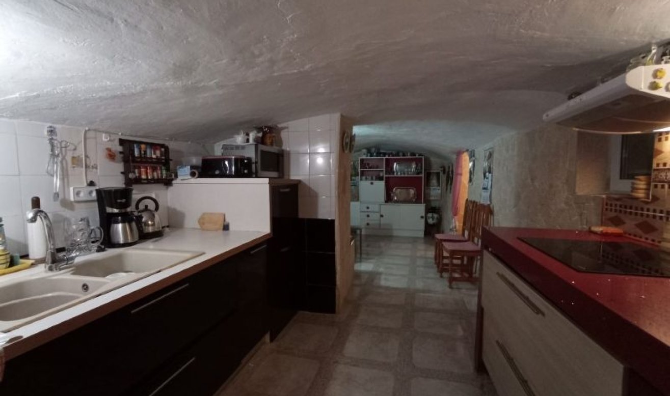 Resale - Villa - Hondón de las Nieves