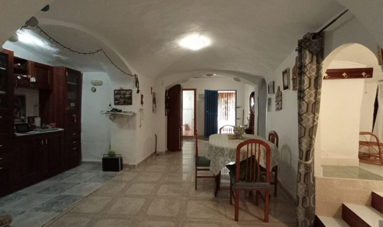 Resale - Villa - Hondón de las Nieves
