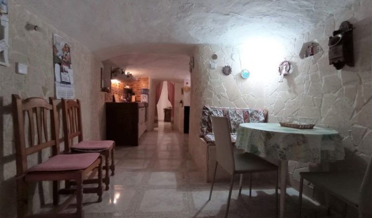 Resale - Villa - Hondón de las Nieves