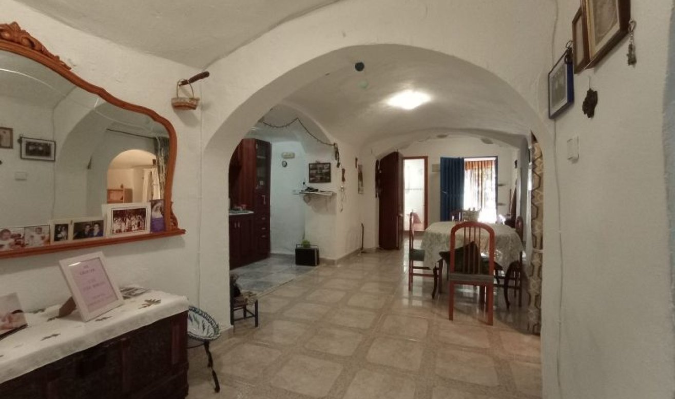 Resale - Villa - Hondón de las Nieves