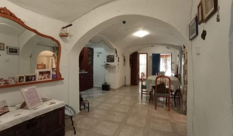 Resale - Villa - Hondón de las Nieves