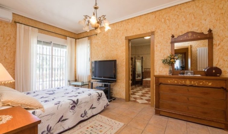 Reventa - Villa - Crevillente