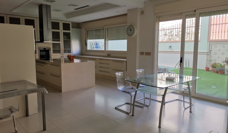 Resale - Villa - Orihuela