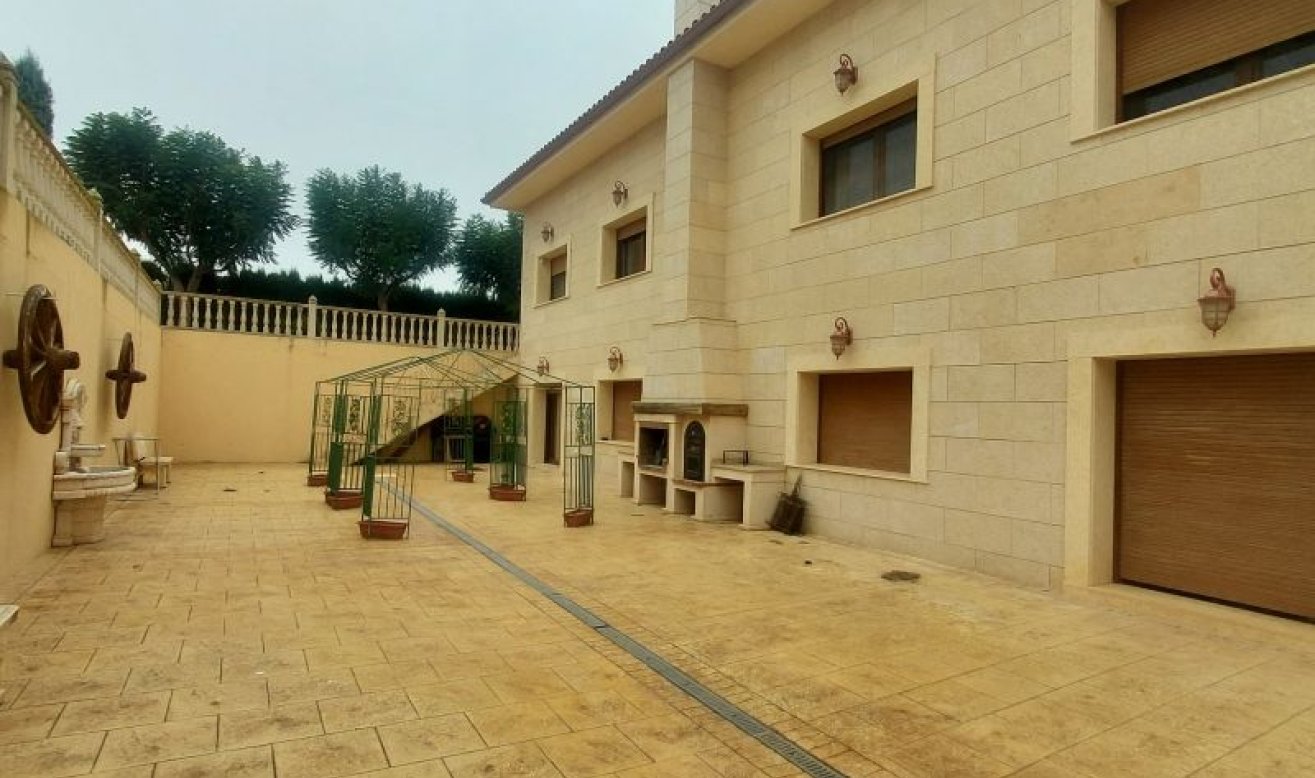 Revente - Villa - Hondón de las Nieves