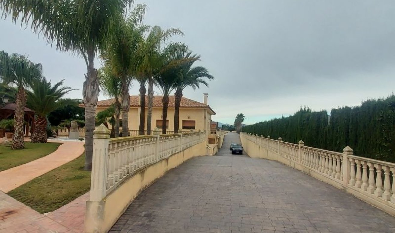 Revente - Villa - Hondón de las Nieves