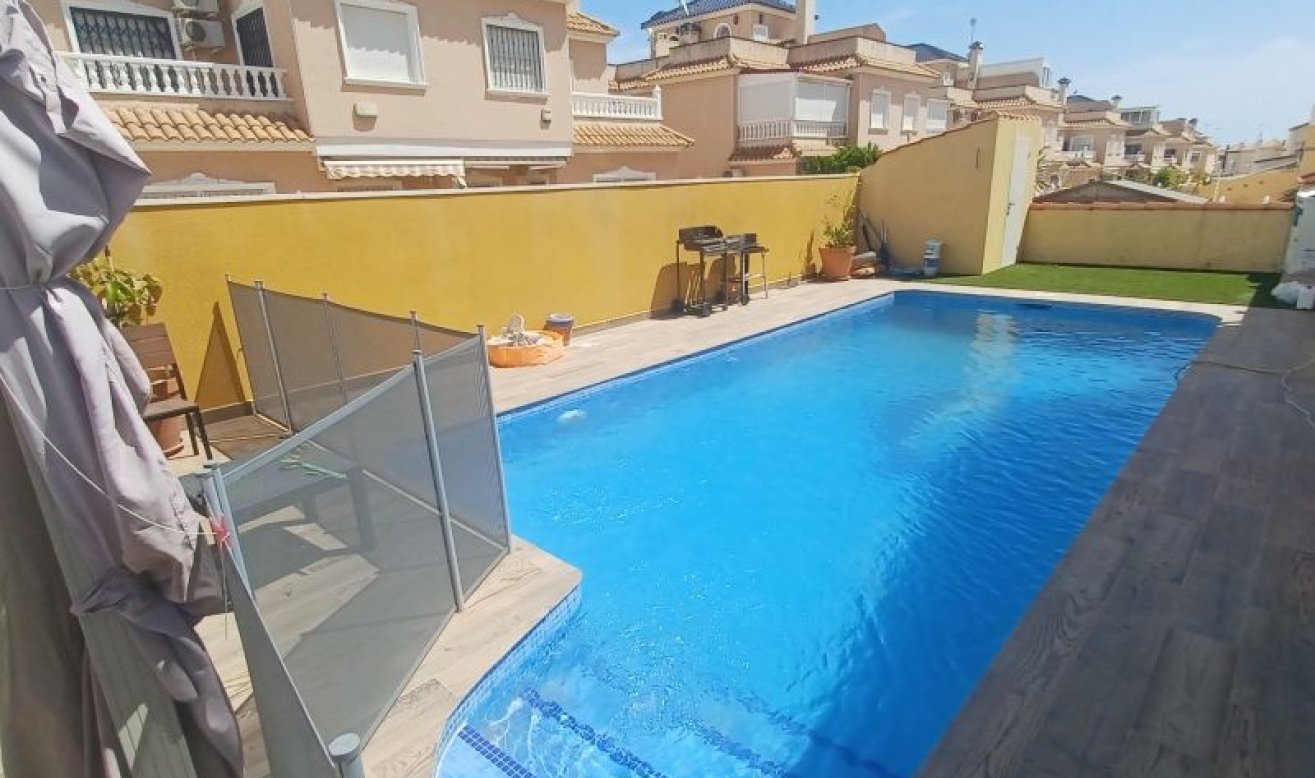 Revente - Villa - Orihuela Costa