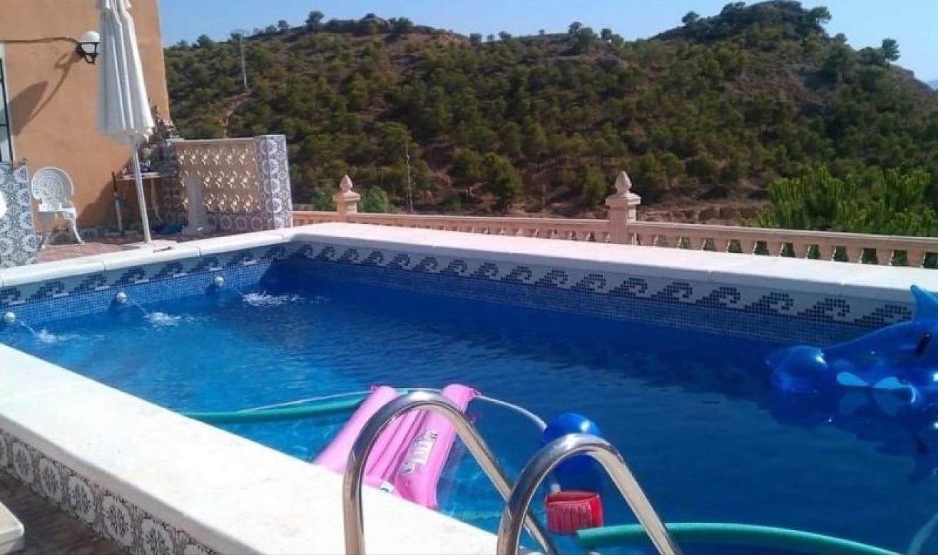 Resale - Country house - Crevillente