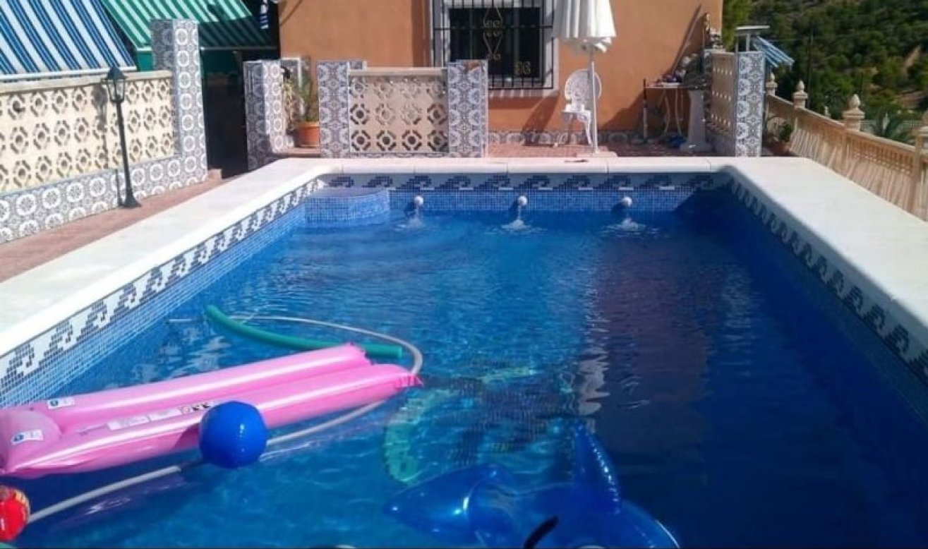 Resale - Country house - Crevillente