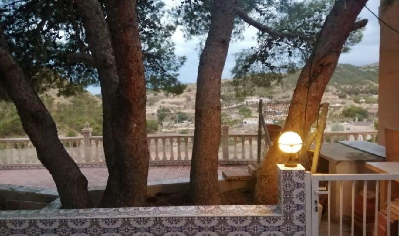 Resale - Country house - Crevillente