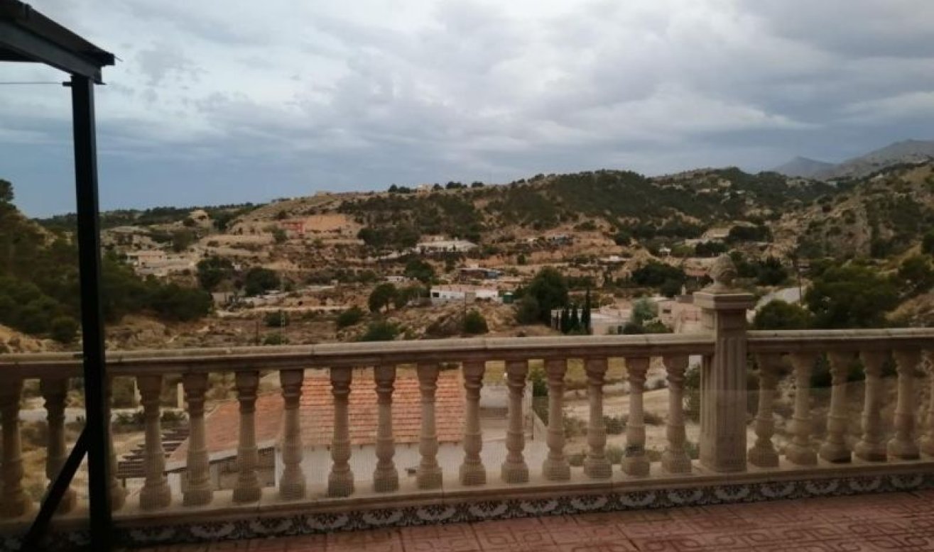 Resale - Country house - Crevillente