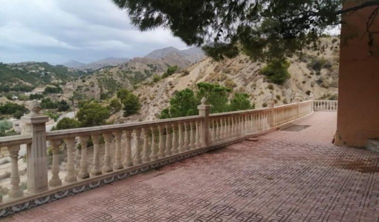 Resale - Country house - Crevillente