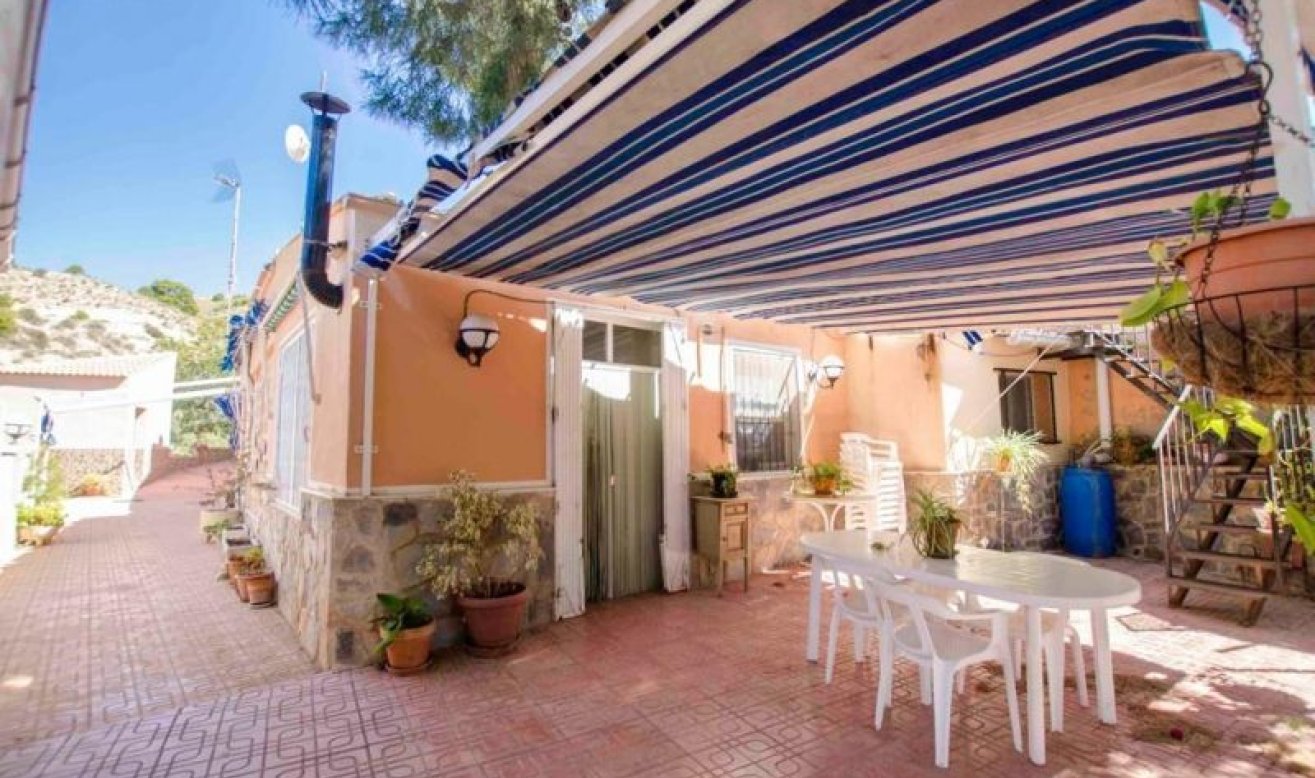 Resale - Country house - Crevillente