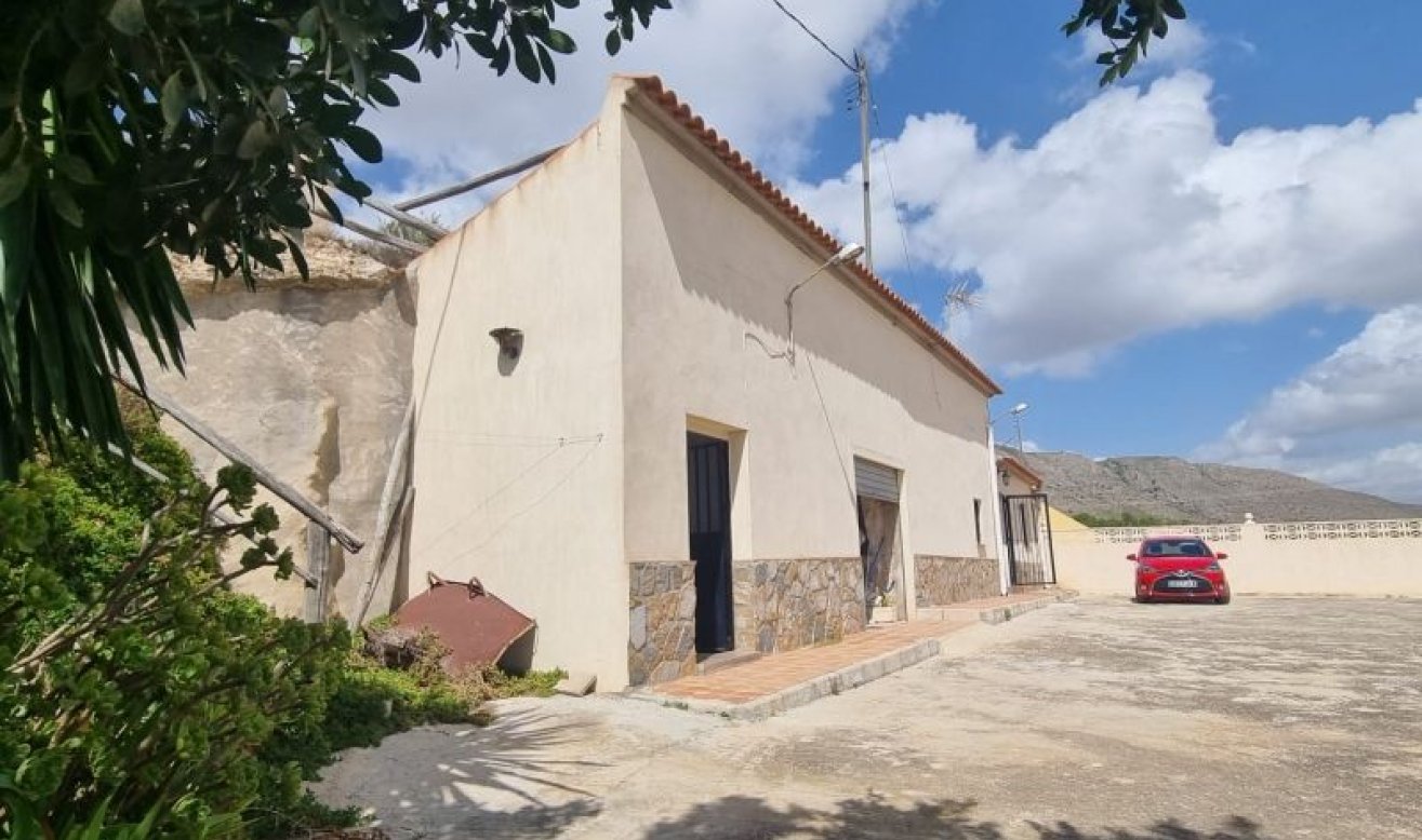 Resale - Country house - Hondón de las Nieves