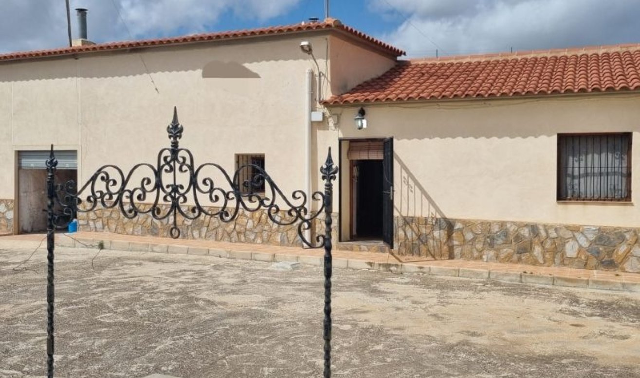 Resale - Country house - Hondón de las Nieves