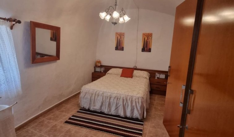 Resale - Country house - Hondón de las Nieves