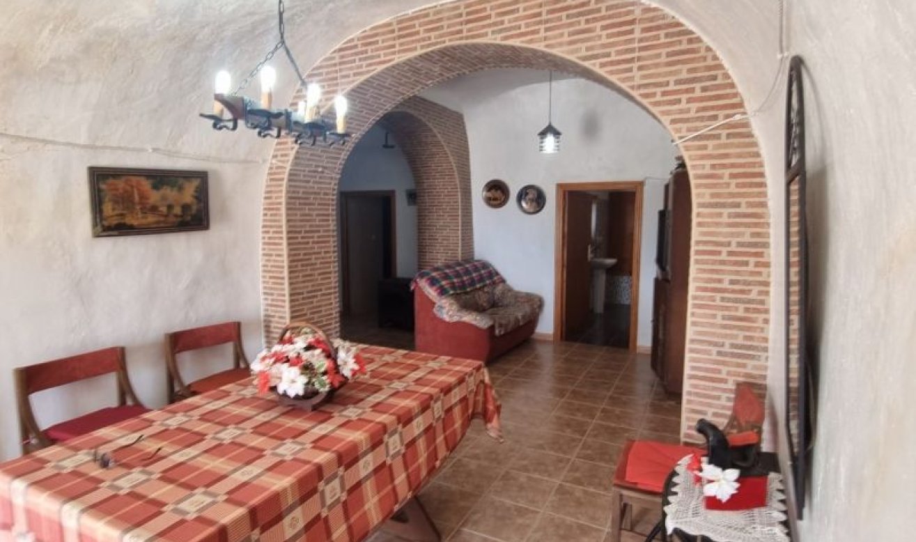 Resale - Country house - Hondón de las Nieves