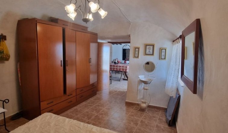 Resale - Country house - Hondón de las Nieves
