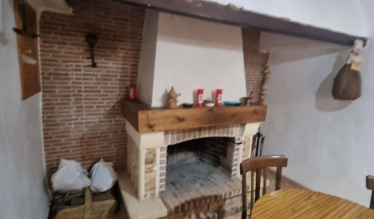 Resale - Country house - Hondón de las Nieves