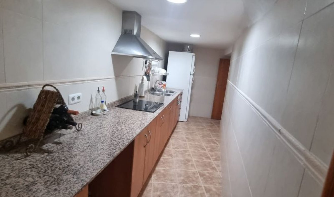 Resale - Country house - Hondón de las Nieves