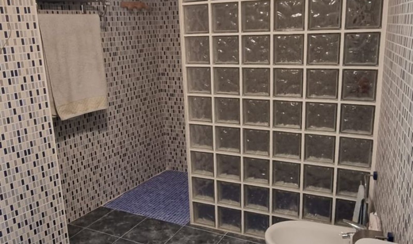 Resale - Country house - Hondón de las Nieves