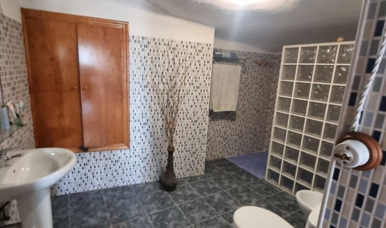 Resale - Country house - Hondón de las Nieves